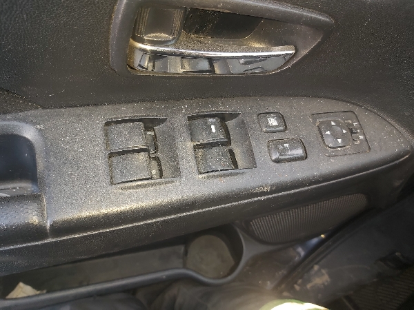 mitsubishi-asx-cam-acma-dugmesi-dortlu-cam-dugmesi