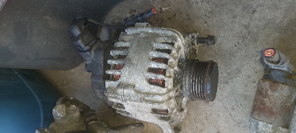 hyundai-accent-era-15-crdi-sarj-dinamosu