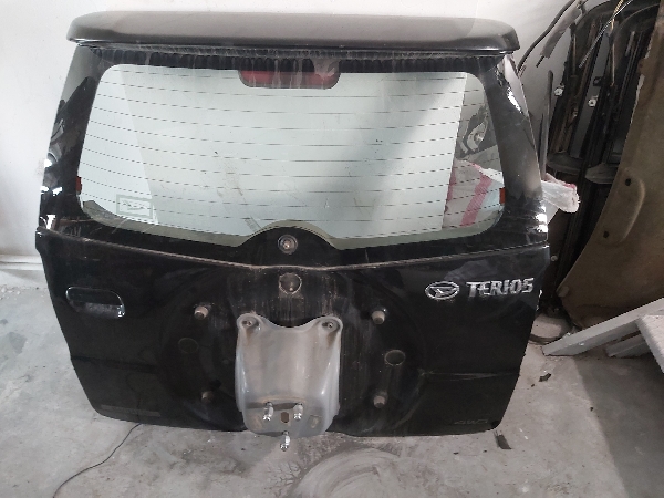 daihatsu-terios-arka-bagaj-kapagi-2007-2015